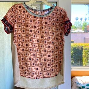 XHILARATION XL WOMENS BLOUSE ABSTRACT Red Blue Print Front TAN Back Size…